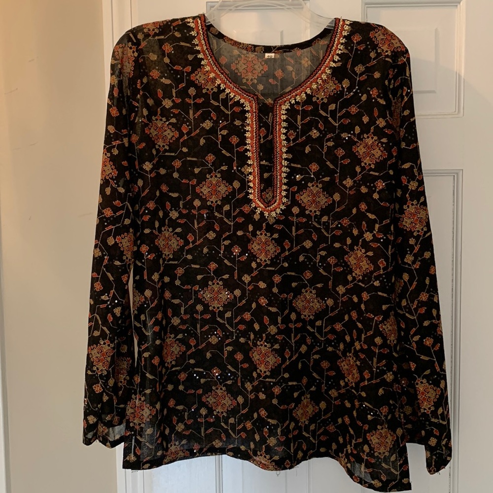Women’s Tunic Blouse. Black. Gold. Red. Tan. Size Large.